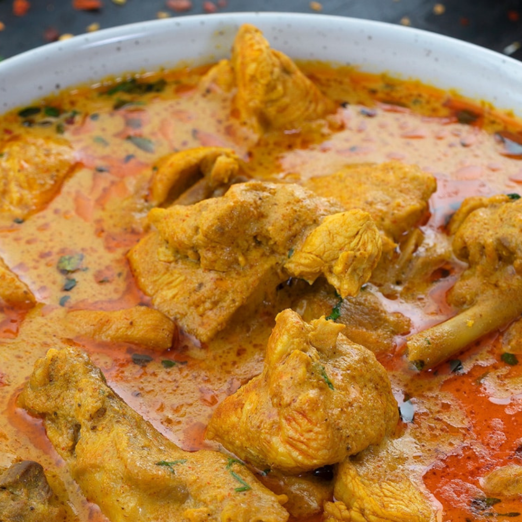 CHICKEN KORMA READY MADE MEAL (serves 2-4) – Familier