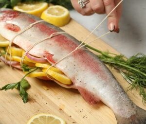 WHOLE GUTTED TROUT +-1.6KG